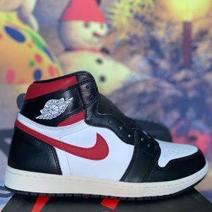 SOLD Men’s LIMITED Jordan 1 retro high 'gym red'